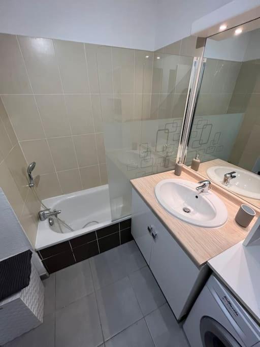 Apartmán Joli Appt 45 M2 Avec Terrasse Lunel  Exteriér fotografie